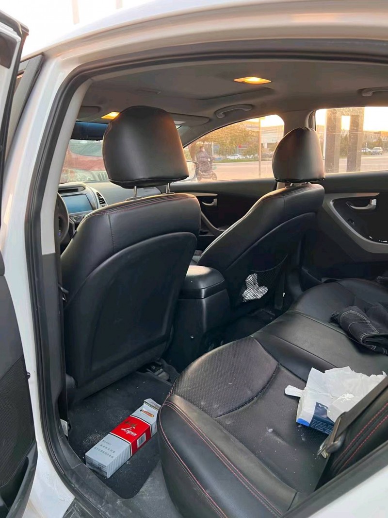 保定17年现代朗动5