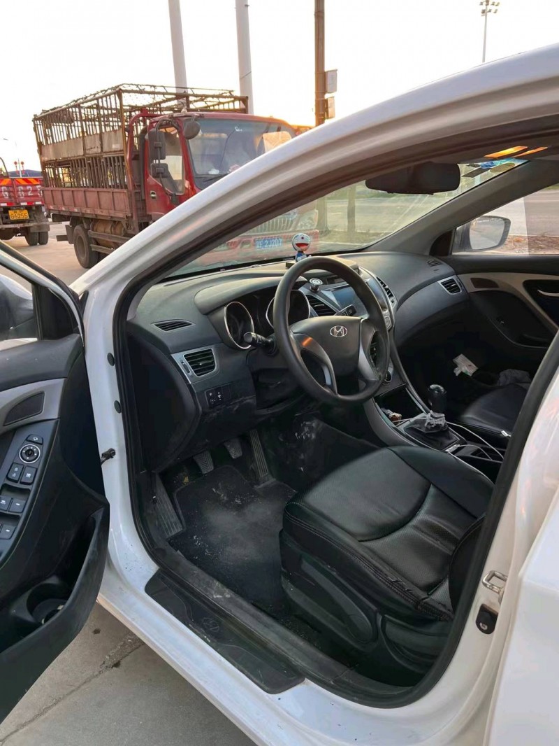 保定17年现代朗动6