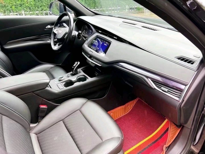 枣庄20年凯迪拉克XT41