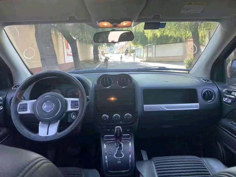 青岛15年Jeep指南者4