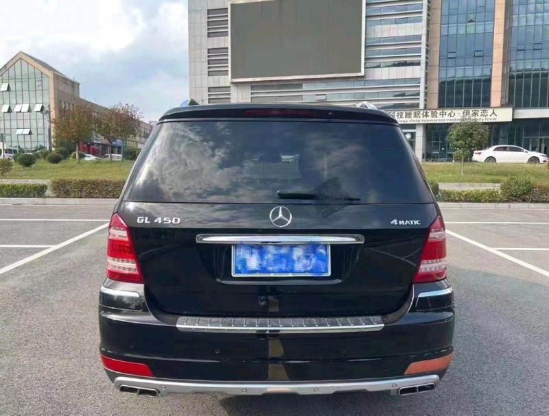 宜昌13年奔馳GL8