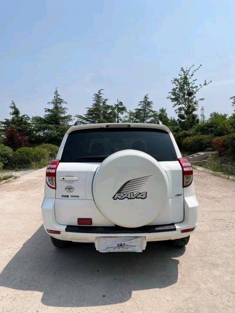 青岛10年丰田RAV4荣放9