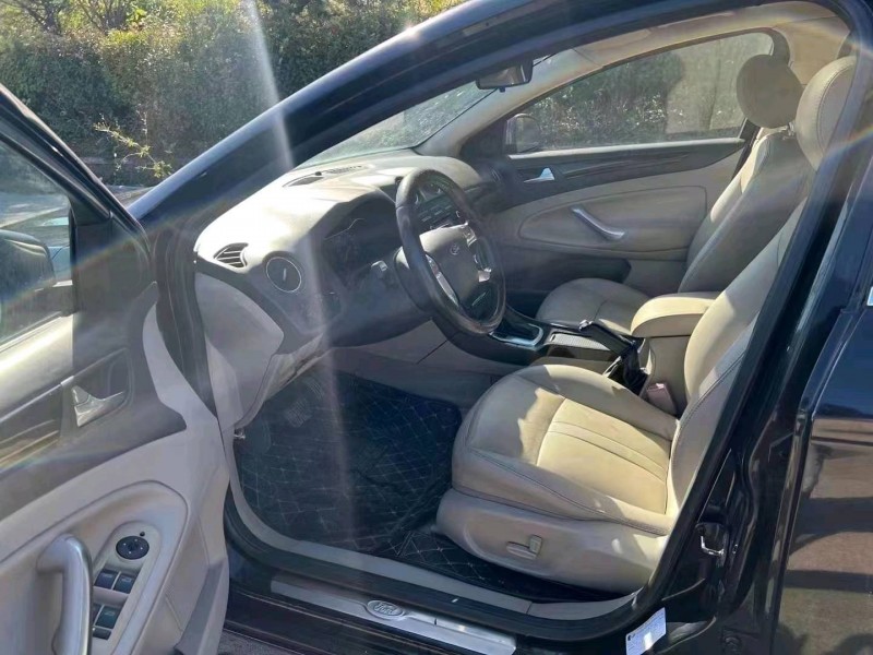 枣庄11年福特蒙迪欧-致胜3