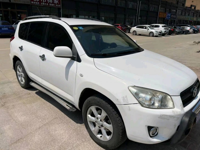 北京13年丰田RAV43