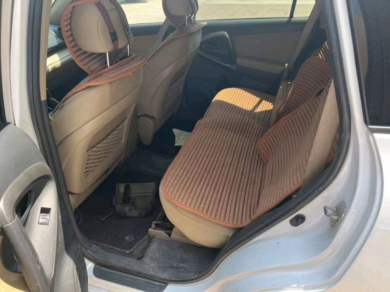 北京13年丰田RAV44