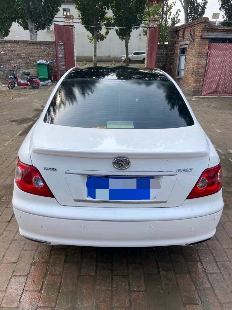 保定10年丰田锐志9