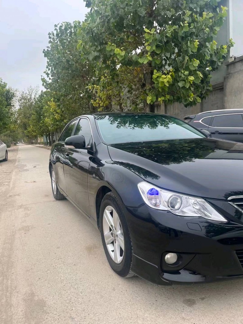 保定12年丰田锐志3