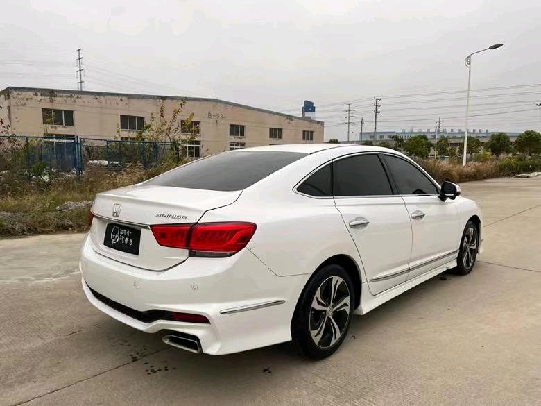 盐城17年本田思铂睿8