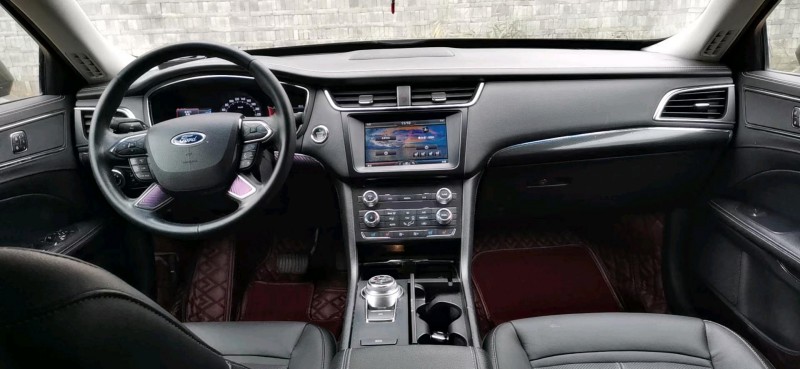 邢台16年福特金牛座6