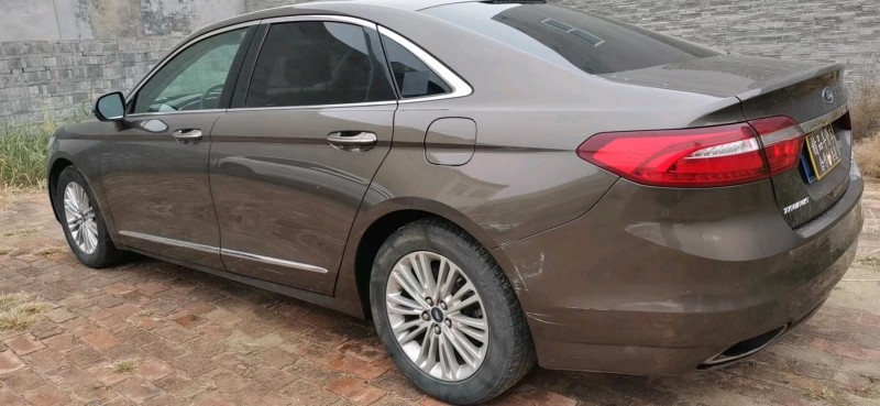 邢台16年福特金牛座7