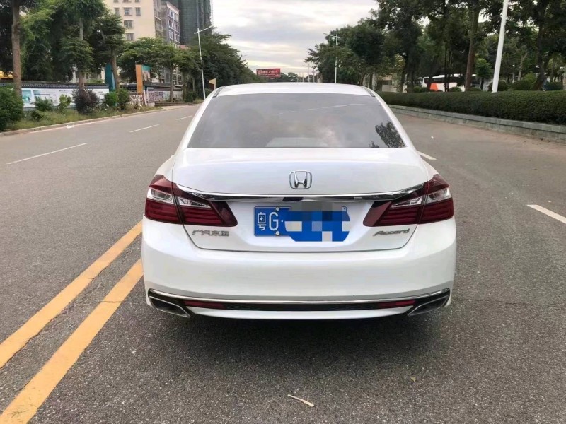 珠海18年本田雅阁3