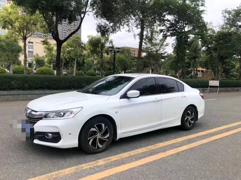 珠海18年本田雅阁7