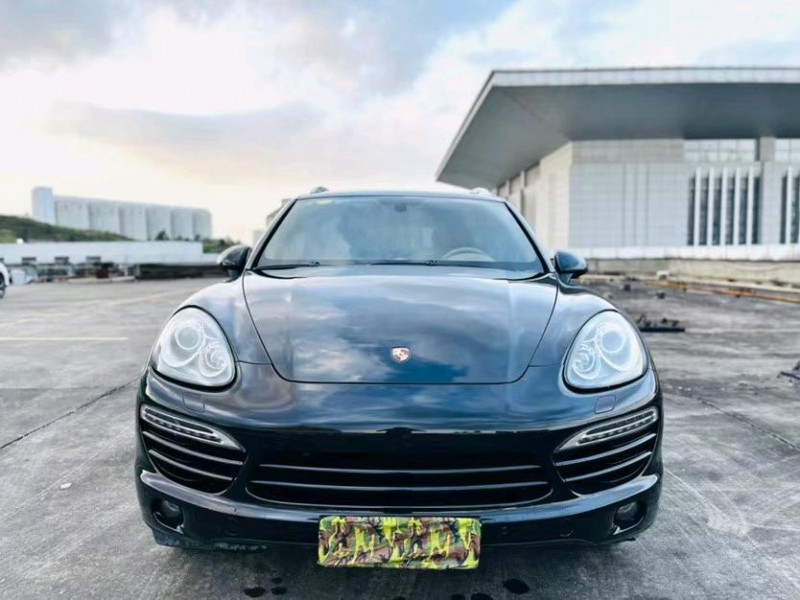 东莞11年保时捷卡宴1