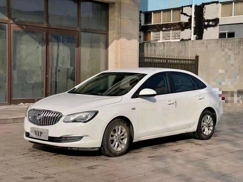 青岛17年别克英朗8