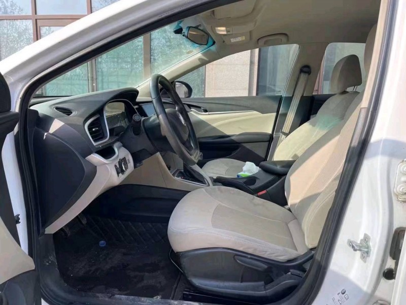 青岛17年别克英朗6