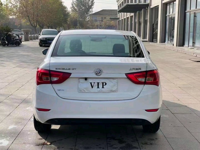 青岛17年别克英朗1