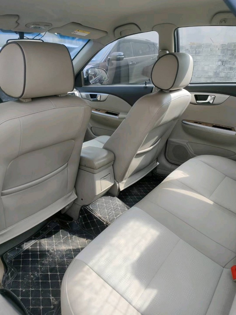 邢台16年别克凯越4