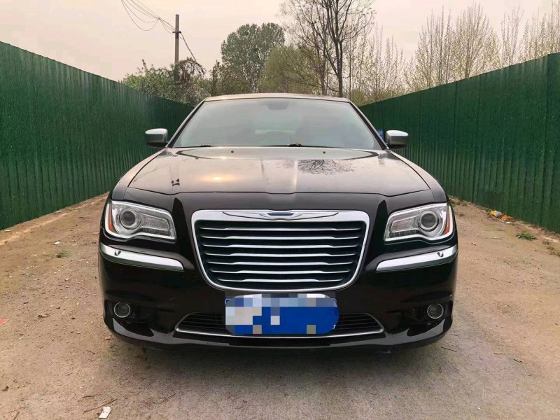 济宁13年克莱斯勒300C1