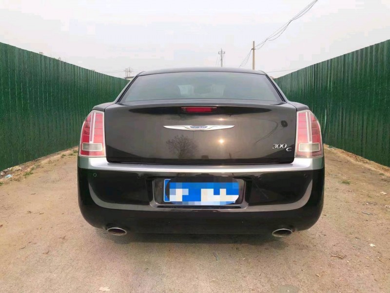 济宁13年克莱斯勒300C9