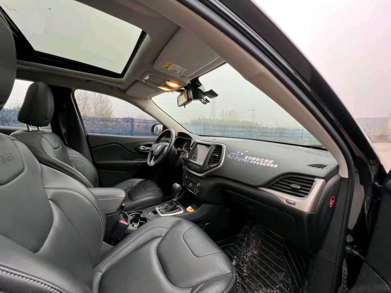 北京18年Jeep自由光8