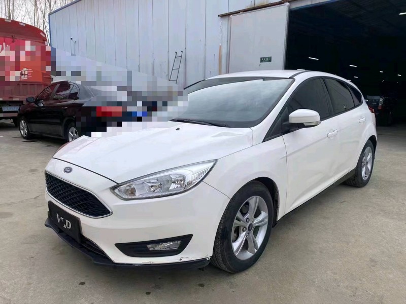 济宁16年福特福克斯3