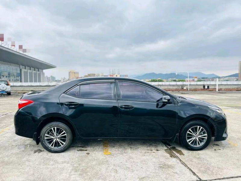 东莞17年丰田雷凌8