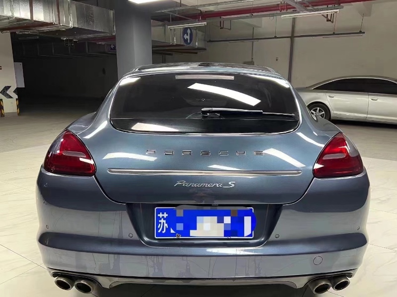 成都13年保时捷帕拉梅拉4