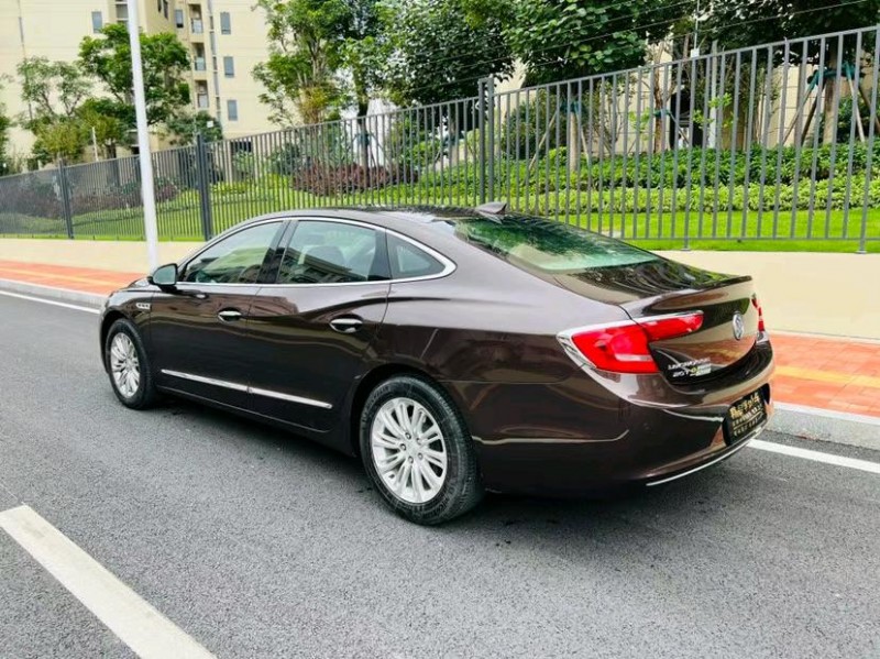 东莞19年别克君越7