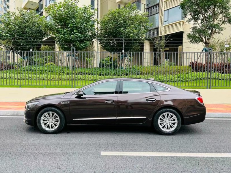 东莞19年别克君越8