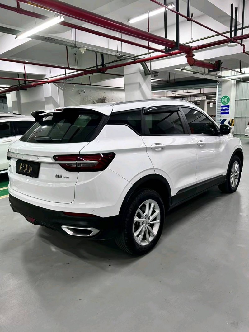 成都20年吉利缤越7