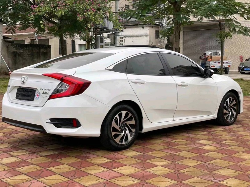 汕头18年本田思域4