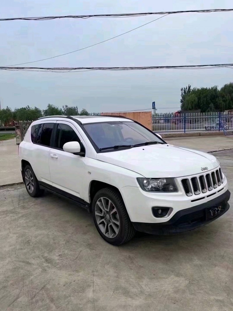 济宁15年Jeep指南者7