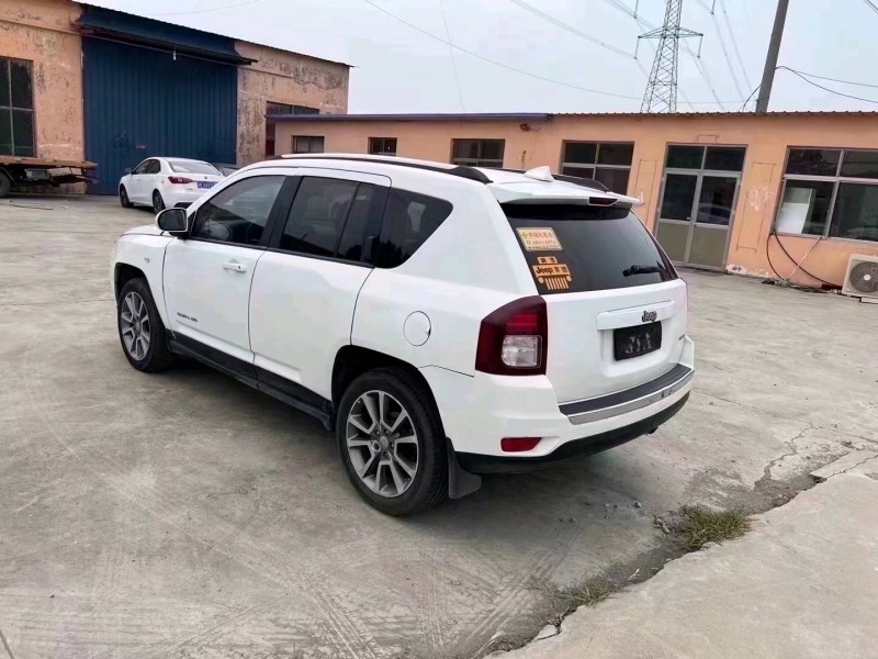 济宁15年Jeep指南者6