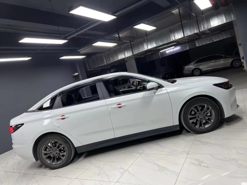 成都21年威马汽车E52