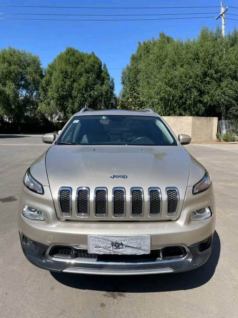 沈阳17年Jeep自由光1