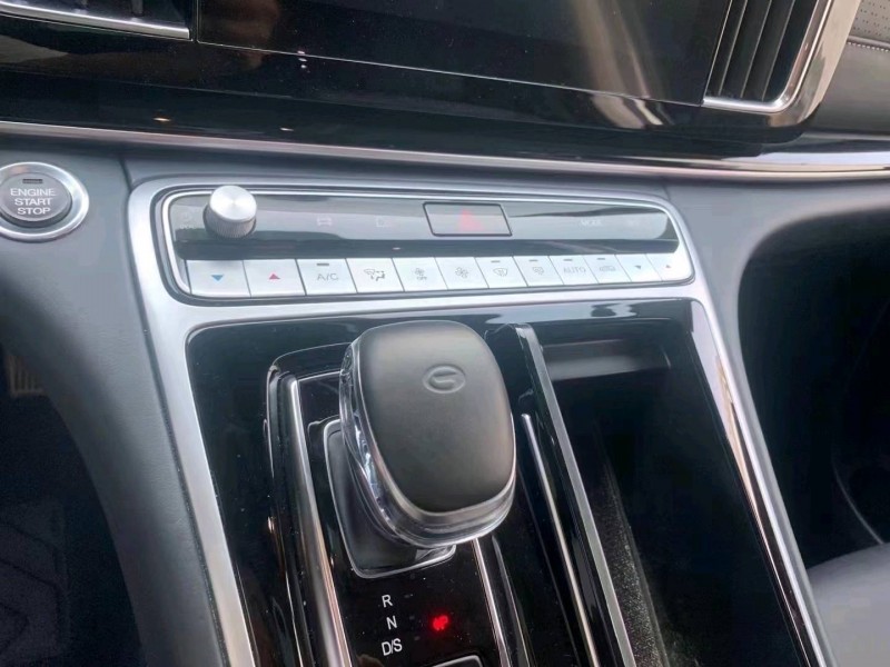 安顺21年传祺M82