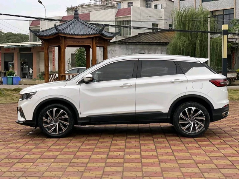 汕头19年吉利缤越7
