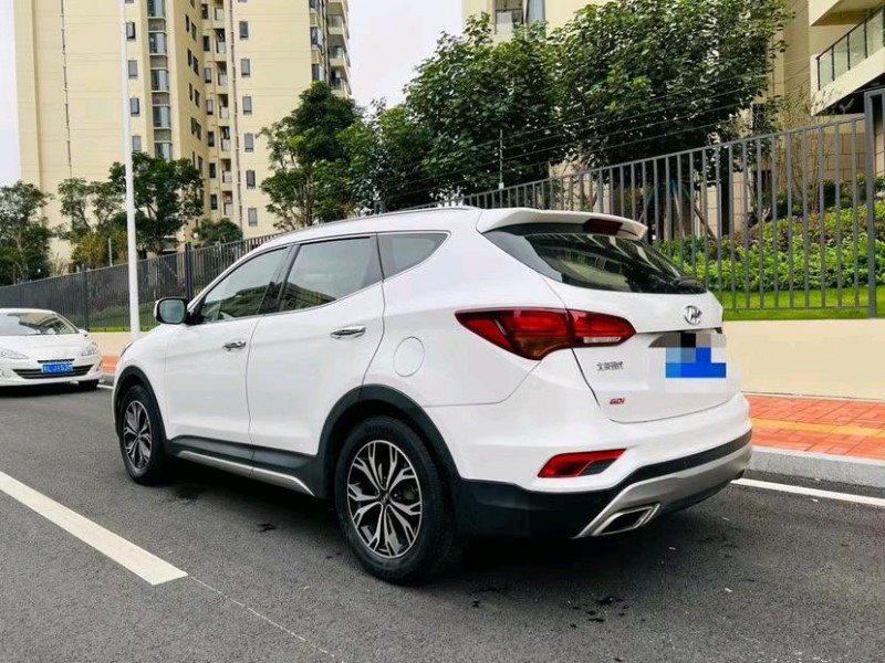 东莞17年现代全新胜达6