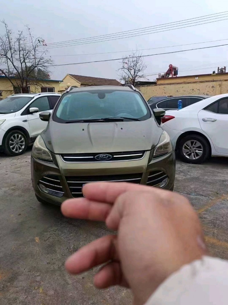 济宁13年福特翼虎1