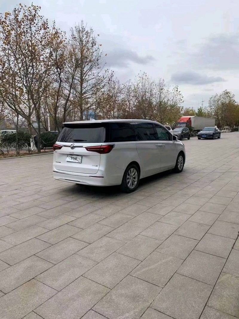 青岛20年别克GL82