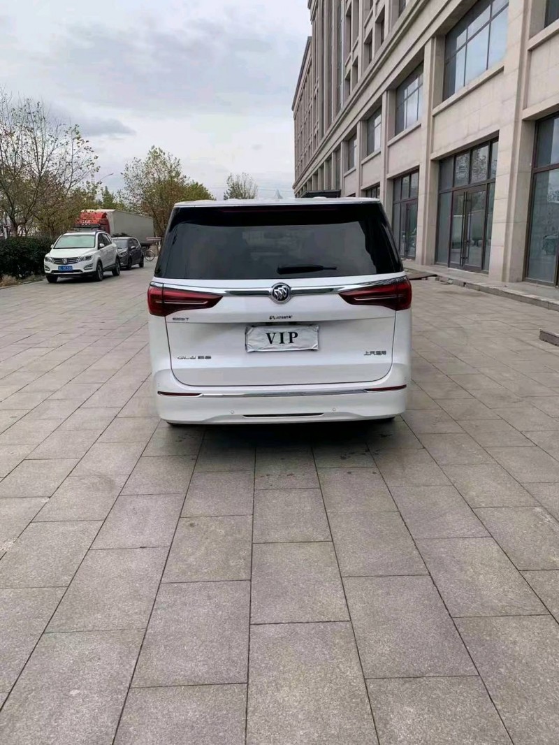 青岛20年别克GL81