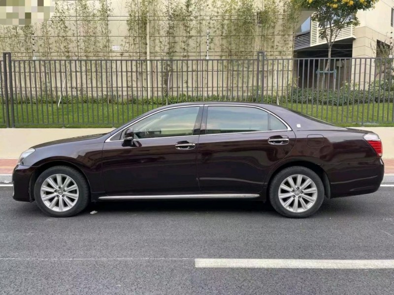 东莞14年丰田皇冠7