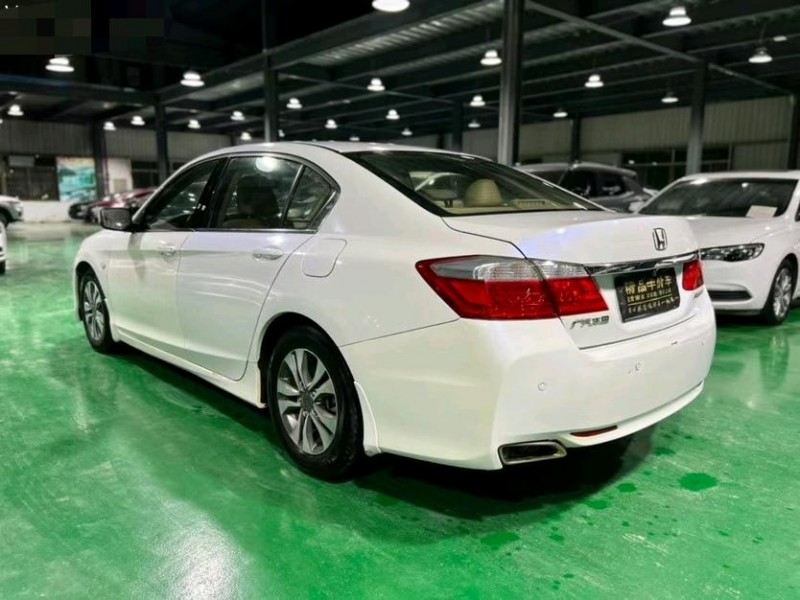 东莞15年本田雅阁8