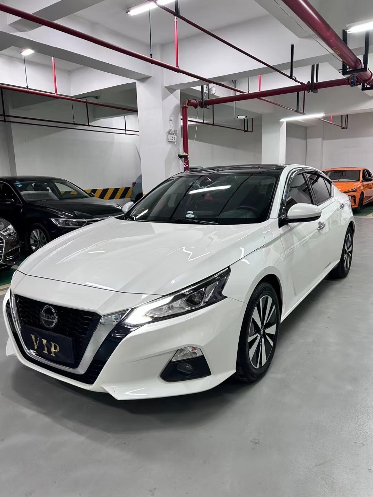 成都20年日产天籁9