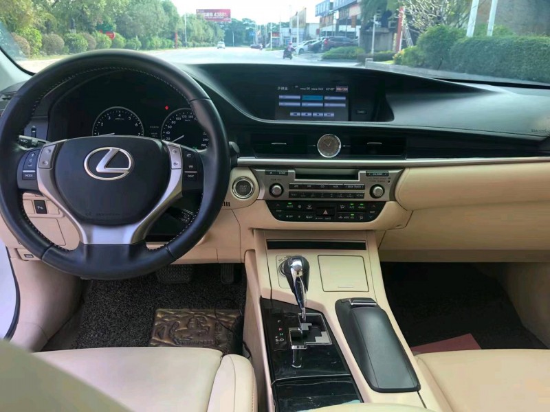 邯郸13年雷克萨斯ES6