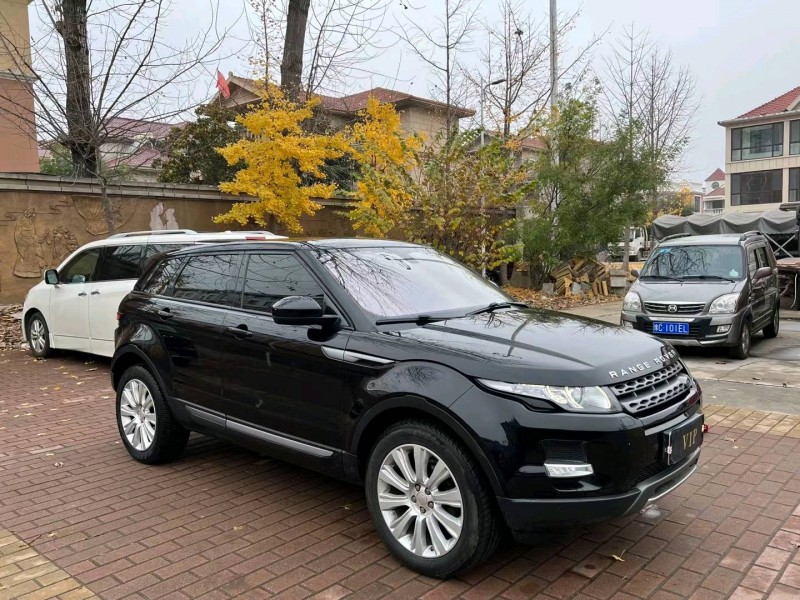 青岛15年路虎极光3