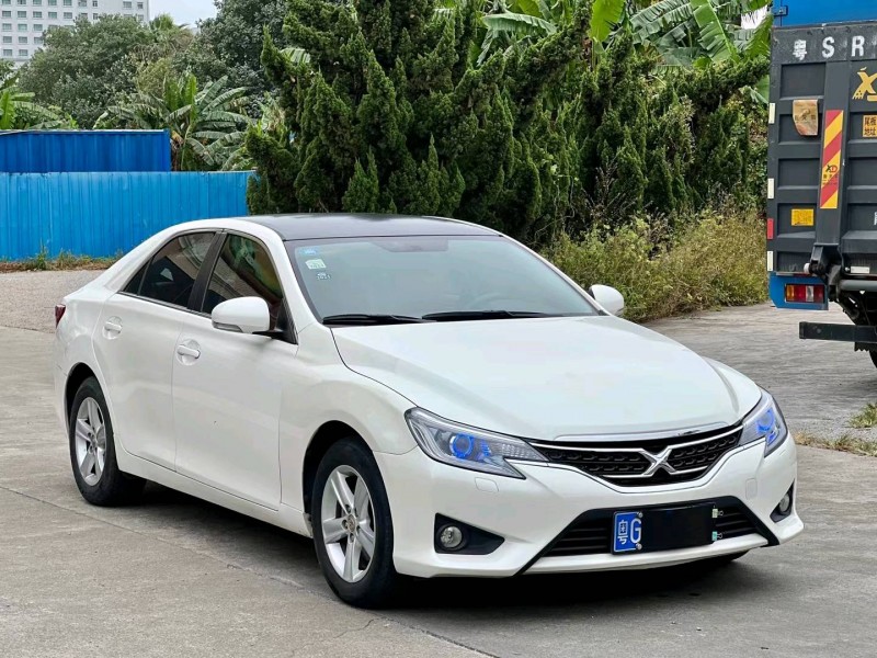 东莞17年丰田锐志3