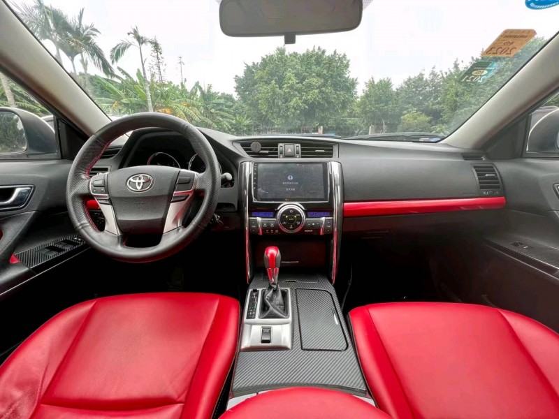 东莞17年丰田锐志6