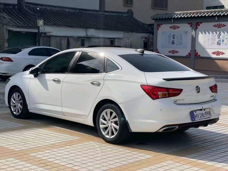 珠海16年别克威朗9