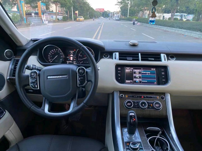 珠海16年路虎揽胜运动8